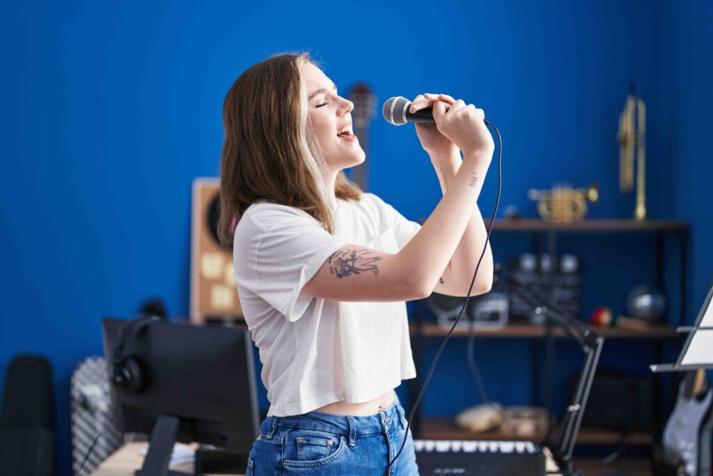 Mascherine trasparenti e musica